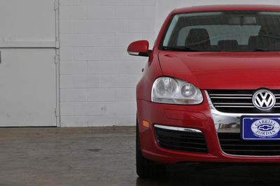 2010 Volkswagen Jetta Sedan 4dr DSG TDI - Click to see full-size photo viewer