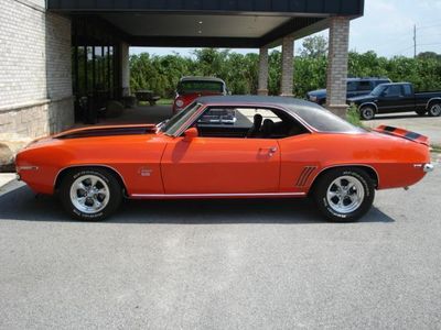 1969 Chevrolet Camaro SS 350 - Click to see full-size photo viewer