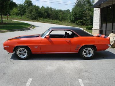 1969 Chevrolet Camaro SS 350 - Click to see full-size photo viewer